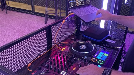 Régie DJ en croisière sur le Seine