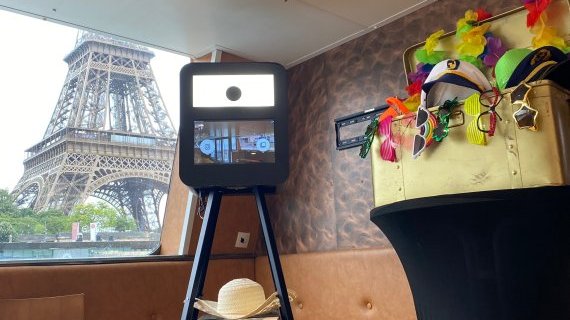 Borne Photo Animée - Tour Eiffel